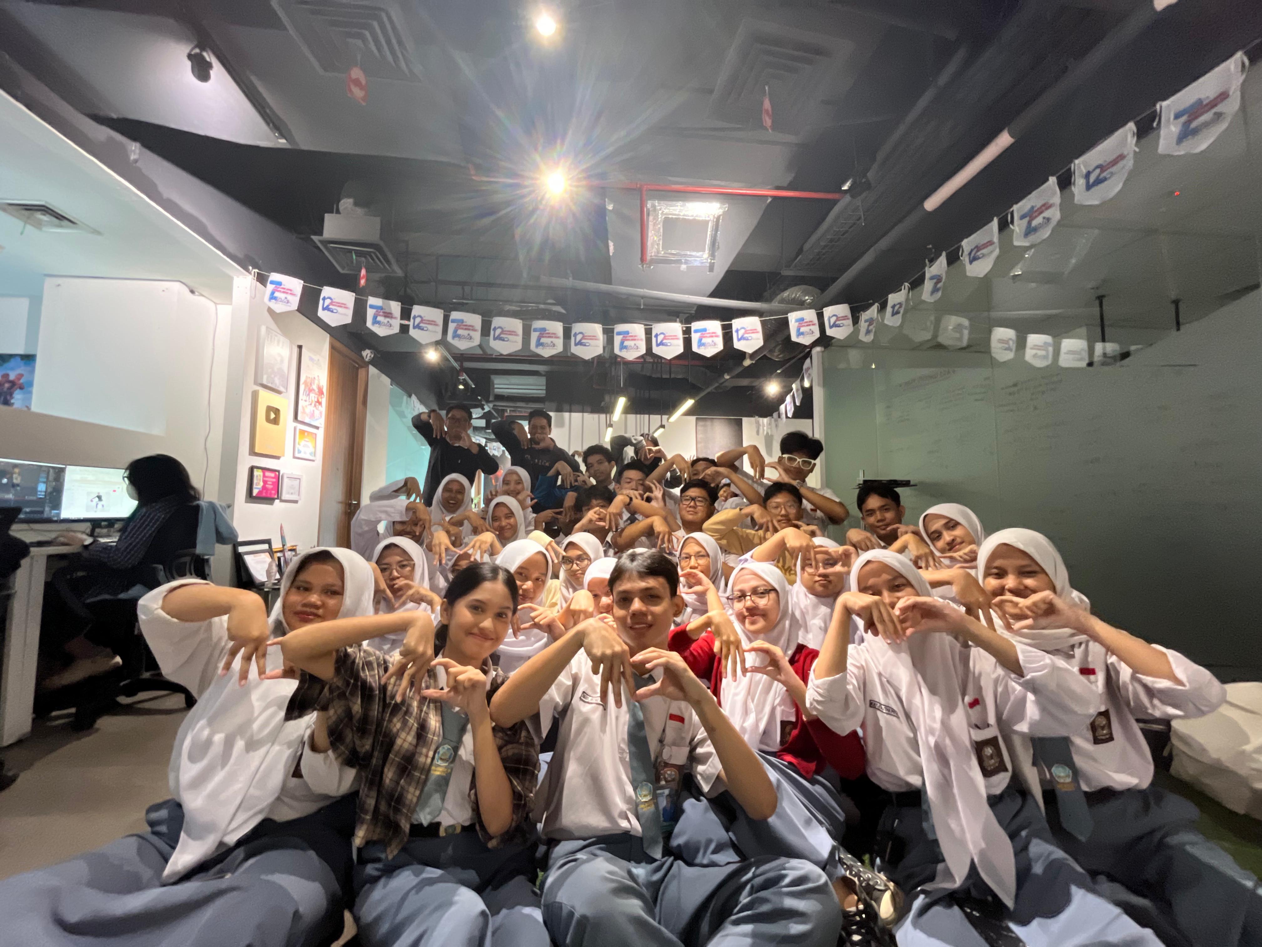 Kunjungan Industri Jurusan DKV SMKN 14 Jakarta ke MD Animation - Foto 2